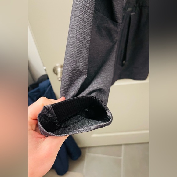 Lululemon Half Zip Jacket - Picture 4 of 10